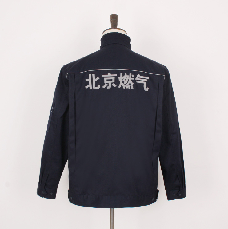 后背双活省，加有反光标识