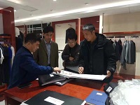 新华社选择西服的款式